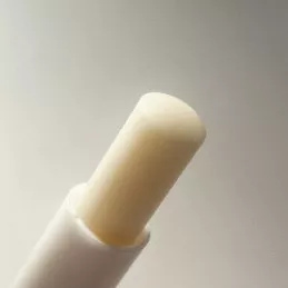 Bálsamo labial con CBD